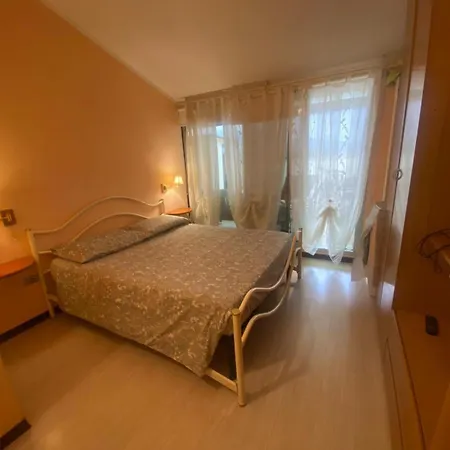 Casa Con Terrazza Lägenhet
